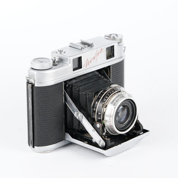 vintage medium format camera Iskra